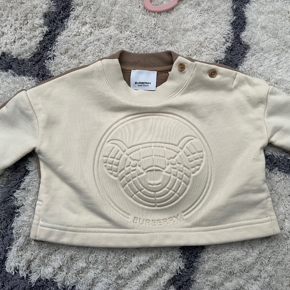 Burberry sweater size 6-9 month old